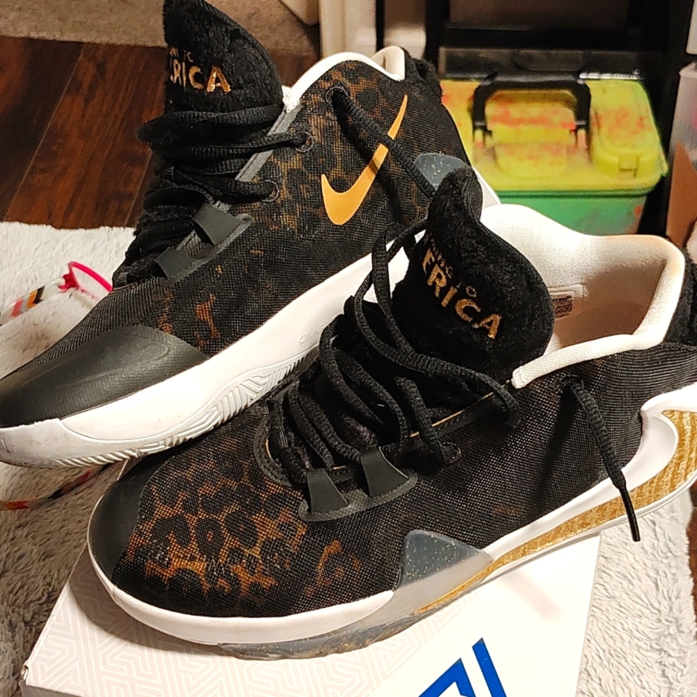 Nike FREAKS 1GS